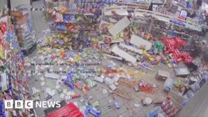 Camera ghi lại cảnh cướp ngân hàng ở Texas