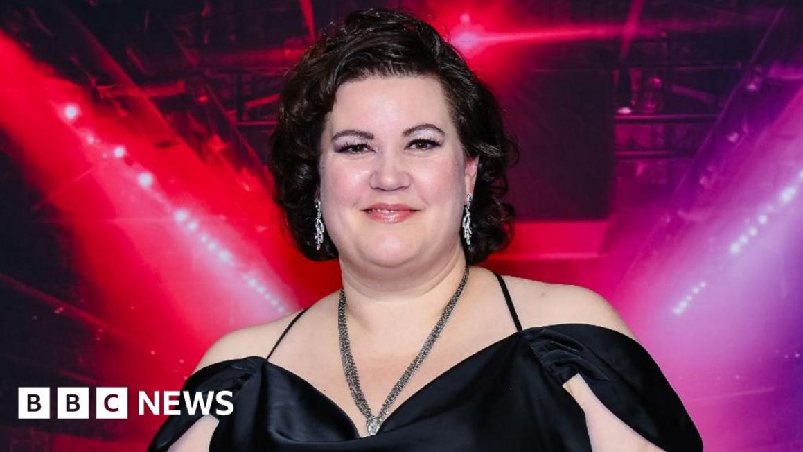 Thành công của phim truyền hình giúp tác giả đối phó bệnh Parkinson 1 bf7f80d0 e628 11f0 a8dc 93c15fe68710