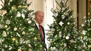 Cựu Tổng Thống Biden gây sốc với bức ảnh Giáng Sinh 'trốn tiệt'? 20 Cựu Tổng Thống Biden gây sốc với bức ảnh Giáng Sinh ‘trốn tiệt’?