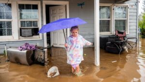 Thời tiết Giáng Sinh: California hứng chịu lũ lụt nghiêm trọng