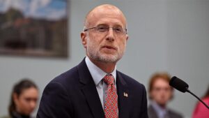 Chủ tịch FCC Brendan Carr Chuẩn Bị Trả Lời Chất Vấn của Thượng Viện Về Vụ Jimmy Kimmel 28 Chủ tịch FCC Brendan Carr Chuẩn Bị Trả Lời Chất Vấn của Thượng Viện Về Vụ Jimmy Kimmel