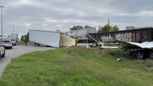 Tai nạn xe lửa và xe đầu kéo ở Houston gây ách tắc giao thông