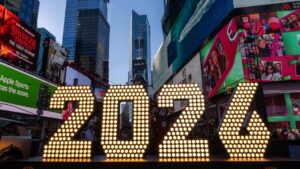 Ngày đầu năm 2026: Mở cửa và đóng cửa những gì?