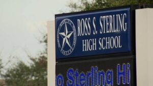 Trường Trung học Sterling ở Baytown có tiền sử bạo lực trước vụ đâm