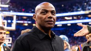Charles Barkley chỉ trích giải đấu NBA Cup, cho rằng chỉ là chiêu kiếm tiền của cầu thủ
