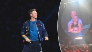 Vụ 'Kiss Cam' của Coldplay: Người phụ nữ lên tiếng về 'cú sốc' thay đổi cuộc đời 12 Vụ ‘Kiss Cam’ của Coldplay: Người phụ nữ lên tiếng về ‘cú sốc’ thay đổi cuộc đời
