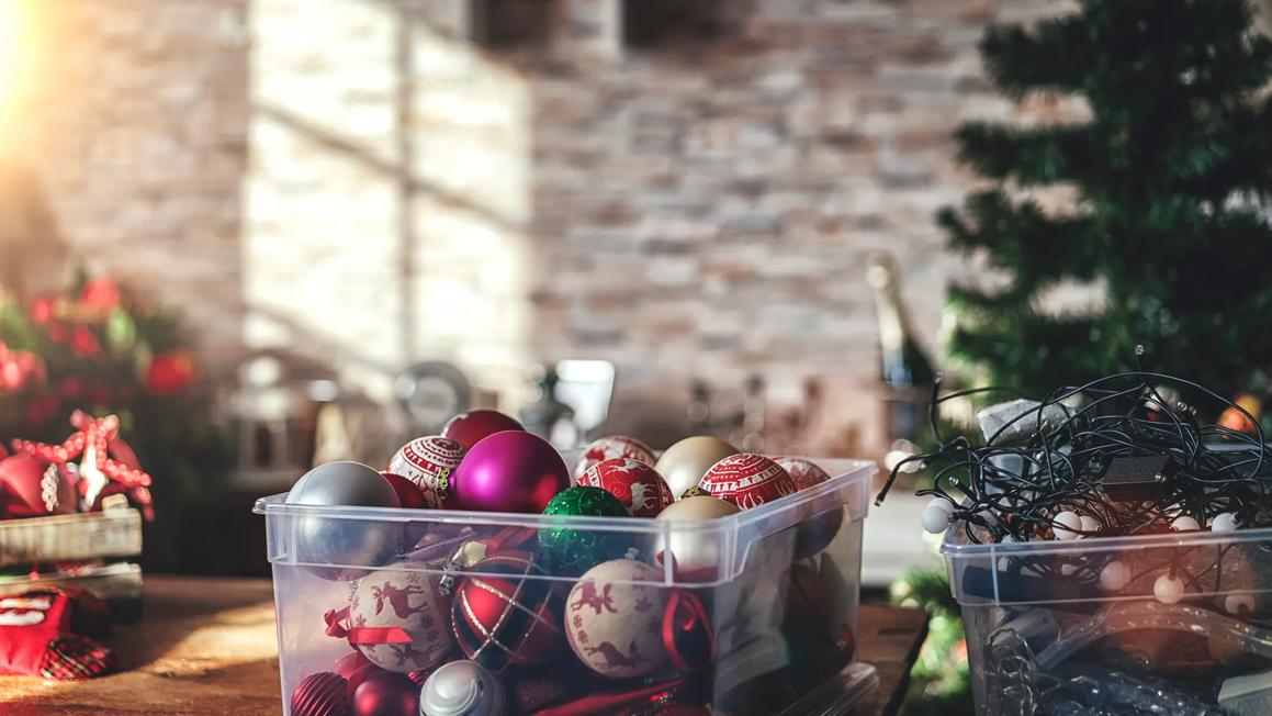 commerce christmas storage solutions istock 869598590
