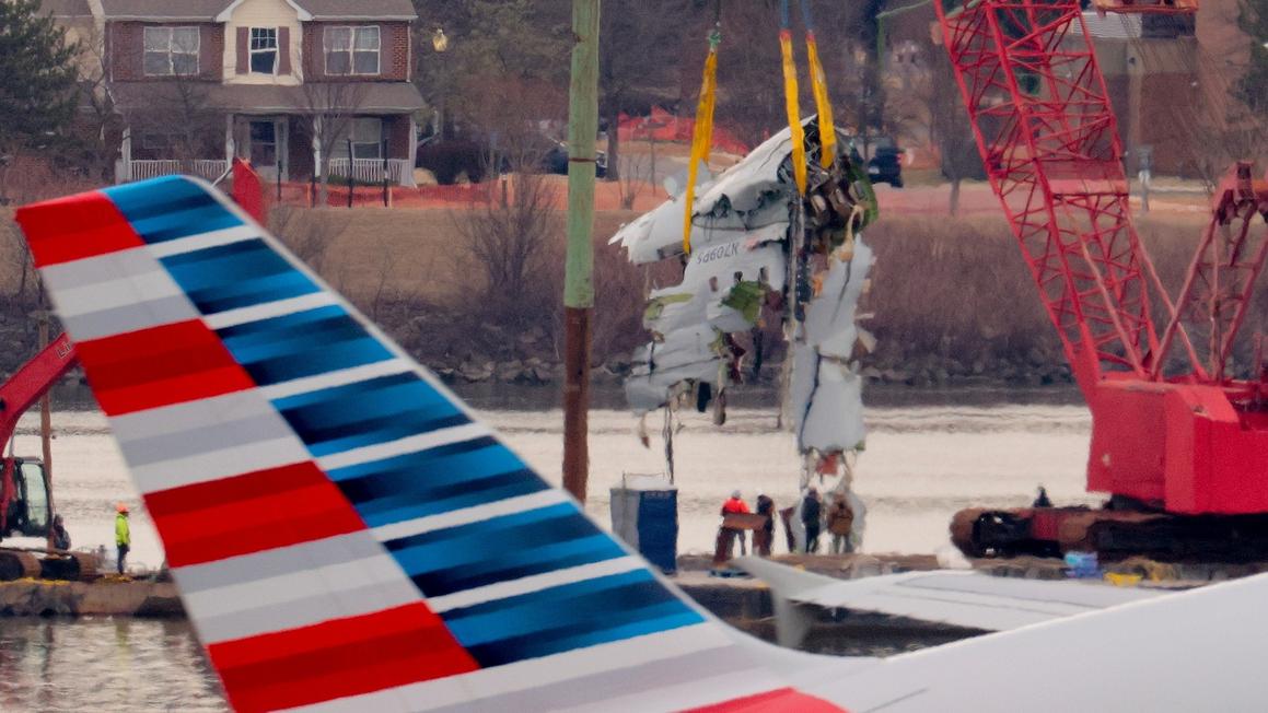 Chính phủ Mỹ thừa nhận sai sót trong vụ tai nạn máy bay thảm khốc tại Washington D.C. 1 crash gty er