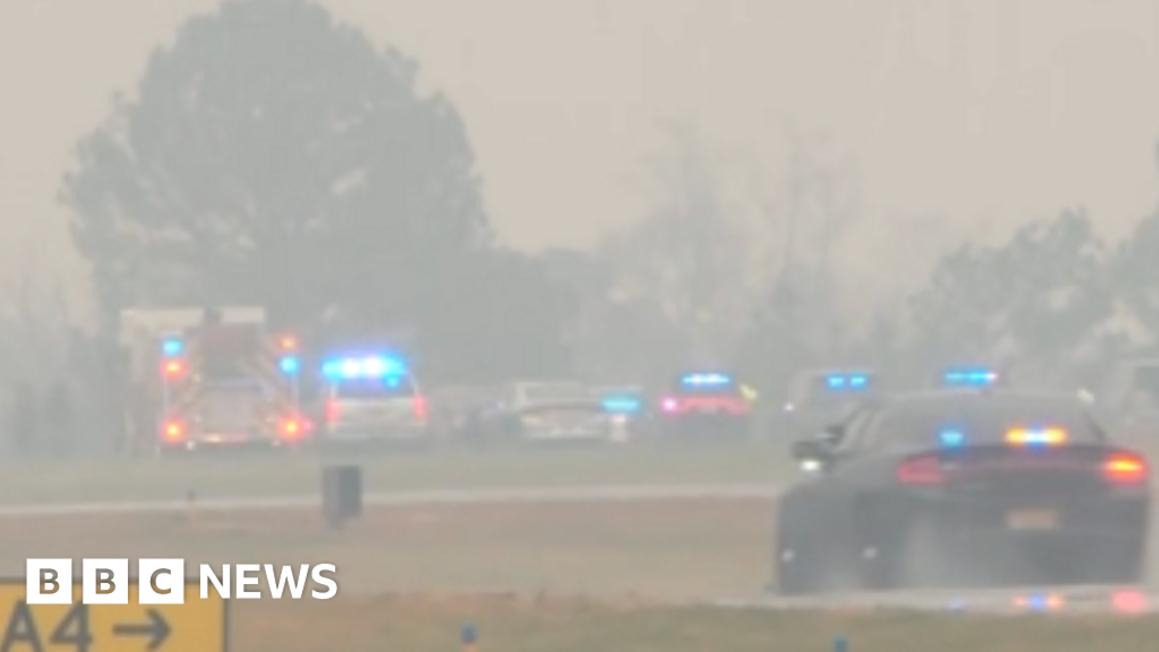 Máy bay nhỏ gặp nạn khi hạ cánh ở Bắc Carolina 1 d95537e0 dc3a 11f0 a665 27b3eb61cb96