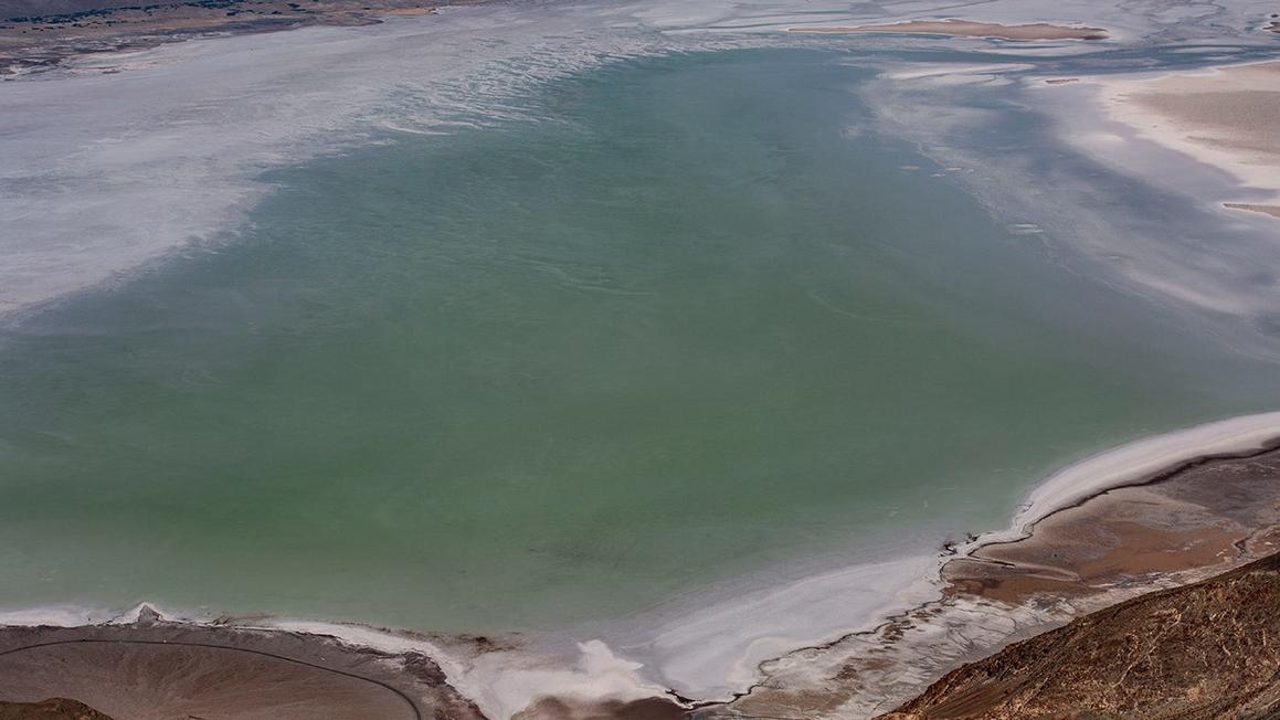 Hồ cổ xưa ở Thung lũng Chết tái xuất sau hàng ngàn năm 1 death valley lake manly 1
