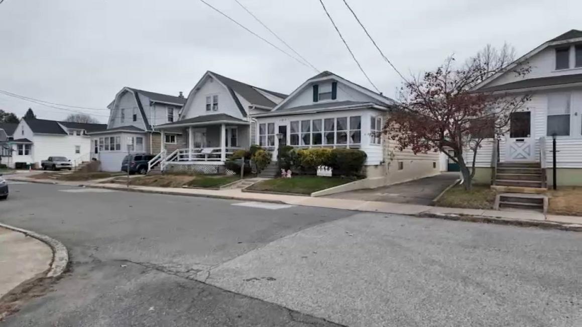 Cư dân Quận Delaware Phản đối Tăng Thuế Địa Ốc 19% 1 delco