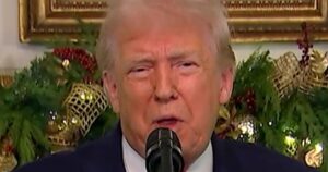 Tổng Thống Donald Trump công bố 'cổ tức chiến binh' cho quân nhân 14 Tổng Thống Donald Trump công bố ‘cổ tức chiến binh’ cho quân nhân