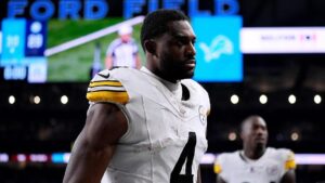 Huấn luyện viên Steelers ủng hộ DK Metcalf sau vụ xô xát với fan