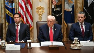 TT Trump họp nội các, bàn về ‘tài khoản Trump’