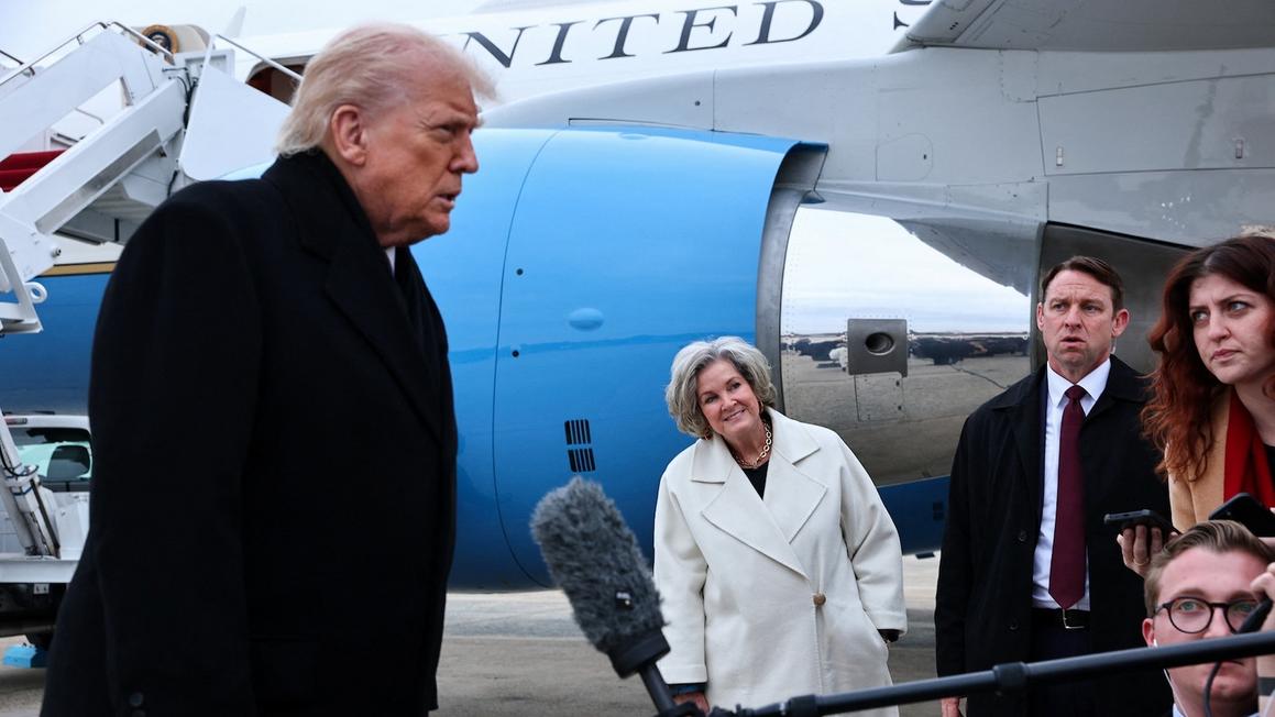 Cố vấn của Tổng Thống Donald Trump tiết lộ về hồ sơ Epstein 1 donald trump 9 rt gmh