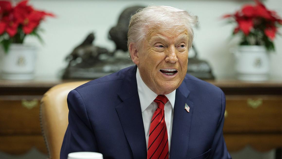 Tổng Thống Donald Trump: CNN nên là một phần trong thương vụ mua lại Warner Bros. 1 donald trump cnn comments