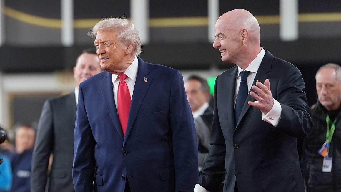 donald trump gianni infantino smile