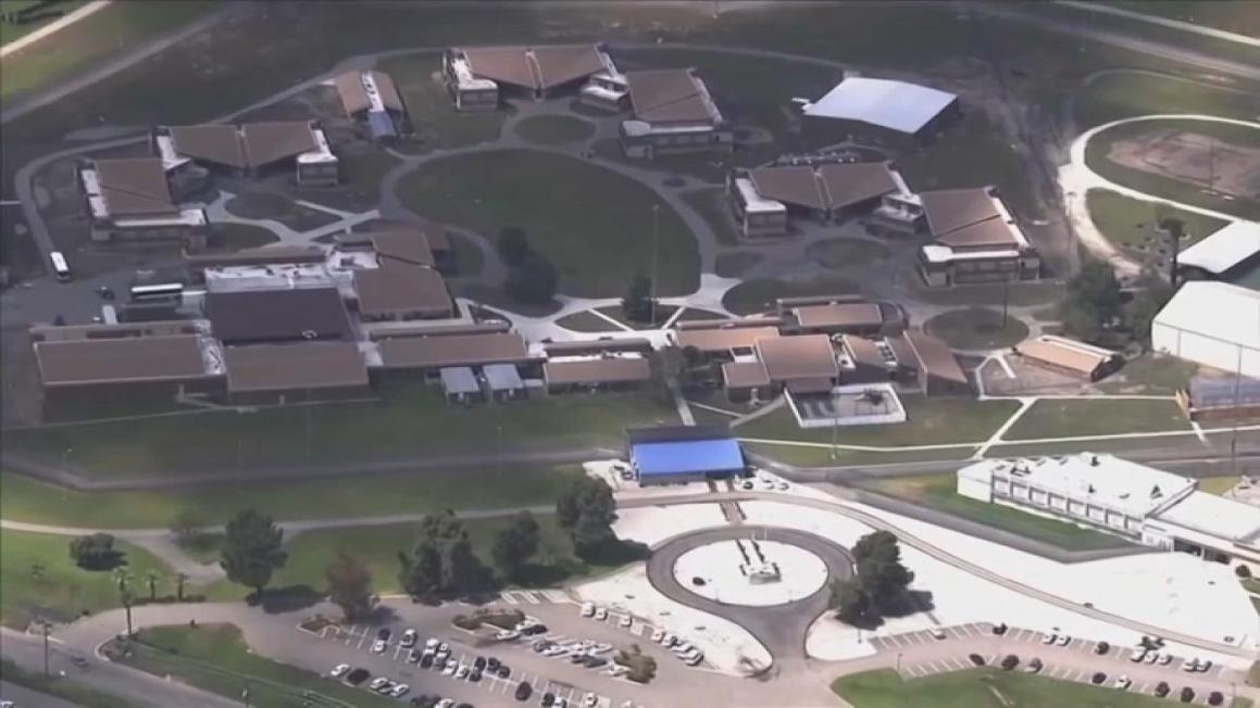 Chính quyền Dublin phản đối việc cải tạo nhà tù cũ thành trại giam ICE 1 dublin prison ice 1217 e1765984214422