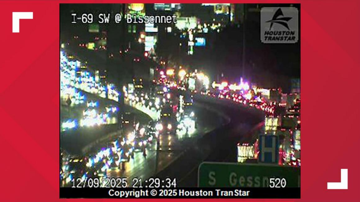 Tai nạn hóa chất gây tắc nghẽn trên xa lộ ở Houston 1 e9668ad9 05aa 42c1 a81e