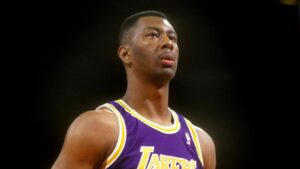 Vô địch NBA Elden Campbell qua đời ở tuổi 57 7 Vô địch NBA Elden Campbell qua đời ở tuổi 57