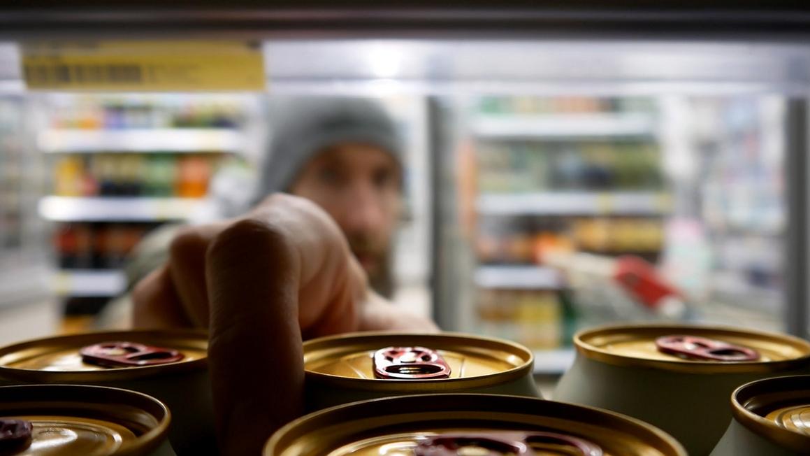 Uống quá nhiều nước tăng lực: Phát hiện y khoa đáng ngại 1 energy drinks stroke