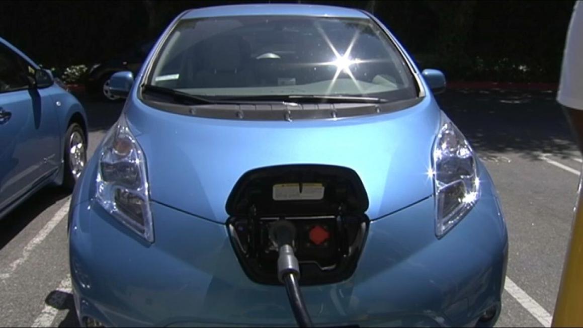 California Kiện Chính Quyền Trump về Thay Đổi Quy Tắc Xe Điện 1 ev lawsuit 1216 e1765914722399