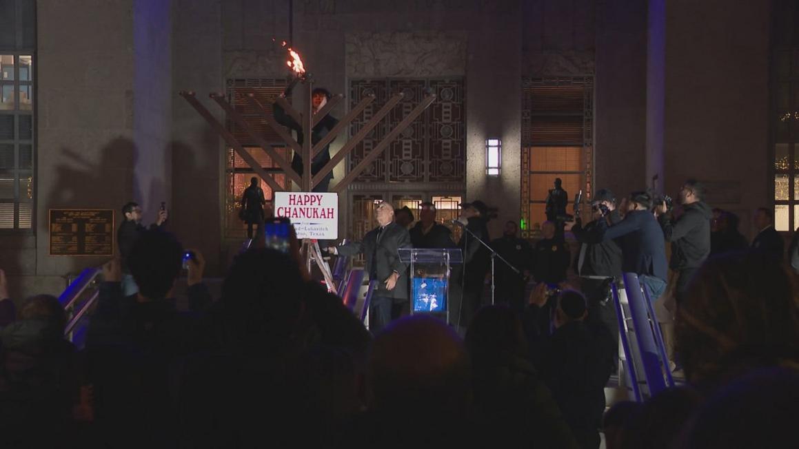 Houston lên án vụ xả súng ở Úc, tăng cường an ninh tại các buổi lễ Hanukkah 1 f5c3092d 796f 448d bd5e