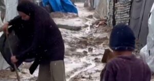 Bão Gaza Gây Ngập Lụt Trại Tị Nạn