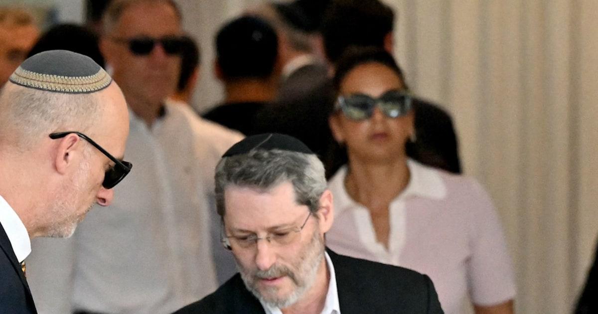 Tang Lễ các nạn nhân vụ thảm sát Bondi Beach tại Sydney 1 f vert brk lon rabbifuneral 251217.Still002