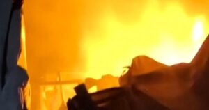 Cuộc Tấn Công Chết Người Của Israel Gây Hỏa Hoạn Tại Trại Lều Gaza