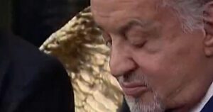 Tổng Thống Donald Trump trao Huân chương Kennedy Center