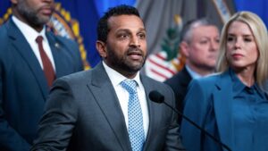 Nhà nghiên cứu Trung Quốc bị buộc tội buôn lậu E. coli vào Mỹ