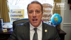 Dân Biểu Texas Ủng Hộ Quyết Liệt Bộ Trưởng Chiến tranh Bất Chấp Tranh Cãi