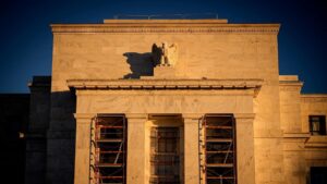 Cục Dự Trữ Liên Bang sắp ra quyết định về lãi suất 12 Cục Dự Trữ Liên Bang sắp ra quyết định về lãi suất