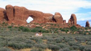 Người đi bộ đường dài được giải cứu khỏi hố cát lún ở Vườn Quốc gia Utah 16 Người đi bộ đường dài được giải cứu khỏi hố cát lún ở Vườn Quốc gia Utah