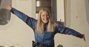 Kỹ sư Đức lần đầu tiên lên vũ trụ bằng xe lăn 10 Kỹ sư Đức lần đầu tiên lên vũ trụ bằng xe lăn