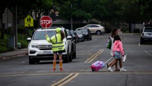 Luật Giao Thông Mới của California: Từ Xe Đạp Điện đến Xe Tự Lái 32 Luật Giao Thông Mới của California: Từ Xe Đạp Điện đến Xe Tự Lái