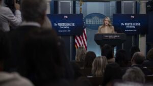 Thẩm phán cho phép di dân liên quan đến Karoline Leavitt được tại ngoại 12 Thẩm phán cho phép di dân liên quan đến Karoline Leavitt được tại ngoại