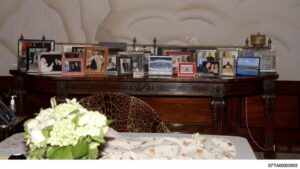 Hồ sơ Epstein ‘bốc hơi’ khỏi trang web Bộ Tư pháp Mỹ 3 Hồ sơ Epstein ‘bốc hơi’ khỏi trang web Bộ Tư pháp Mỹ