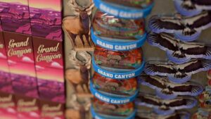 Dự luật mới yêu cầu đồ lưu niệm trong công viên quốc gia phải ‘Made in America’