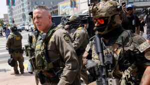 Người tham dự AmericaFest ủng hộ chiến dịch của ICE tại địa phương