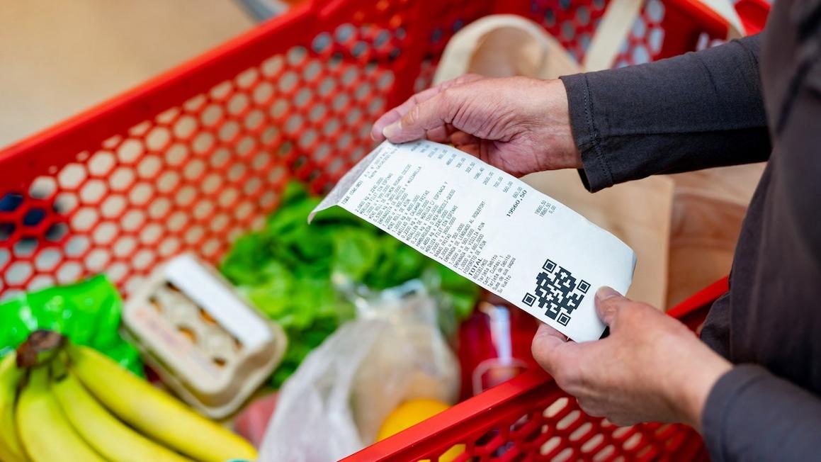 7 Dụng Cụ Bếp Này Giúp Quý Vị Tiết Kiệm Tiền Đi Chợ Một Cách Bất Ngờ 1 grocery bill