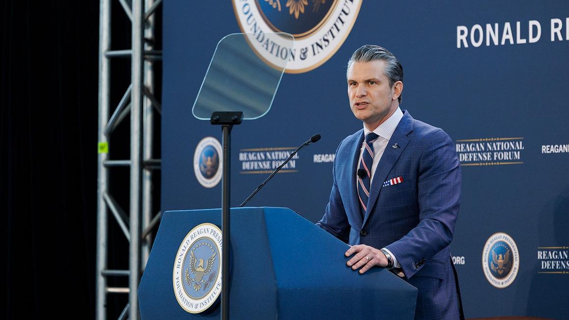 Tướng Hegseth Tiết Lộ Chi Tiết về Các Chiến Dịch Chống Khủng Bố Ma Túy của Tổng Thống Donald Trump 1 hegseth details venezuela strike at reagan keynote