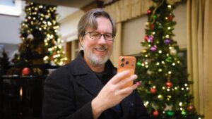 AT&T Tiết Lộ Ngày Lễ Có Nhiều Cuộc Gọi Nhất, Không Phải Giáng Sinh!