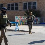 Chính sách di trú ảnh hưởng đến việc ghi danh học sinh tại một số học khu