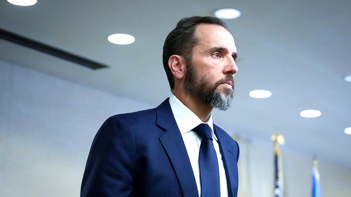 Dân Biểu Dân Chủ Kêu Gọi Công Bố Báo Cáo của Jack Smith về Hồ sơ Mật của Tổng Thống Donald Trump 1 jack smith delivers remarks