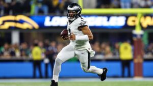 Jalen Hurts Mắc Nhiều Lỗi, Eagles Thua Chargers Trong Hiệp Phụ