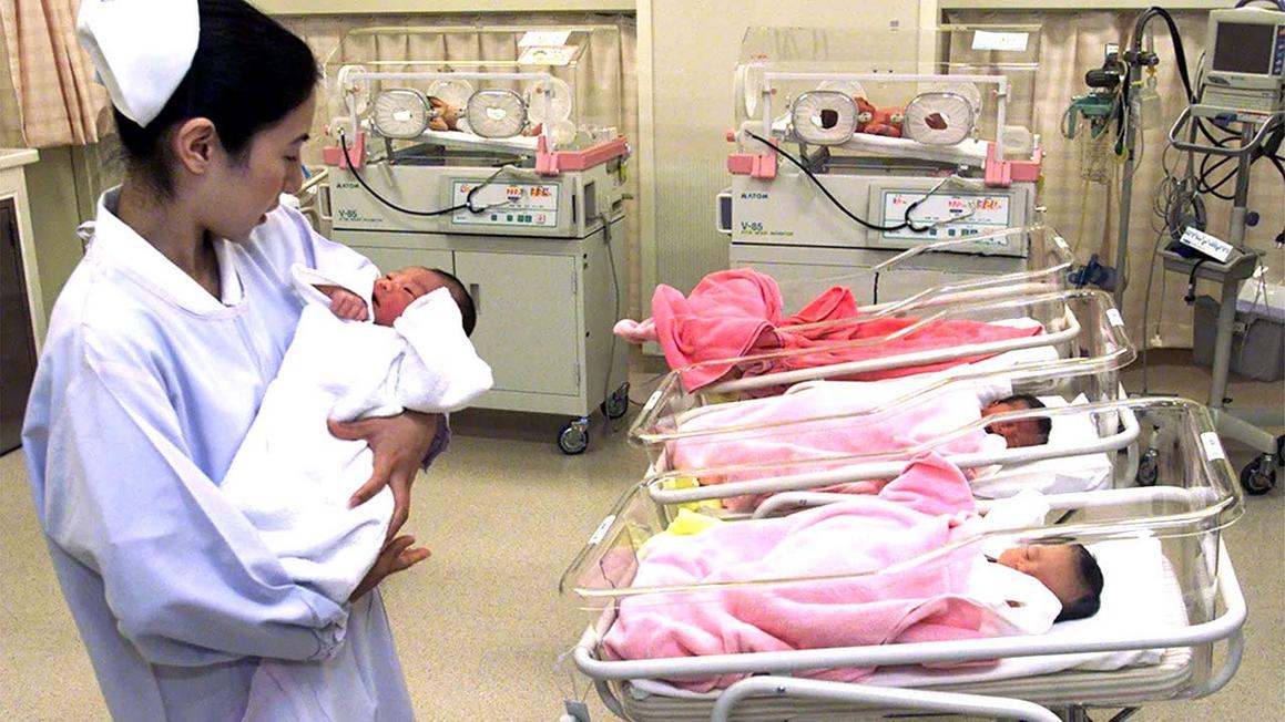 Tòa án Tokyo bảo vệ hôn nhân truyền thống, trong bối cảnh dân số Nhật Bản sụt giảm 1 japanese newborn reuters2