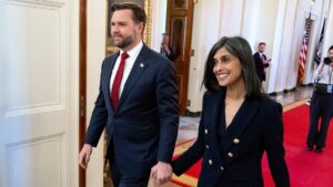 Phó Tổng Thống Vance đáp trả gay gắt trước những lời chỉ trích vợ