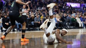 Thunder đối đầu Warriors khi Curry vắng mặt, Butler đau